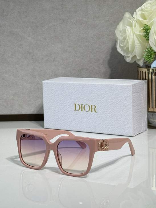 Picture of Dior Sunglasses _SKUfw77317708fw